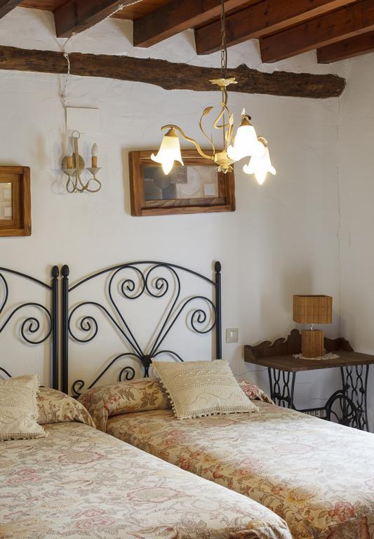 La Casa Del Tio Venancio Affittacamere Caracenilla Esterno foto
